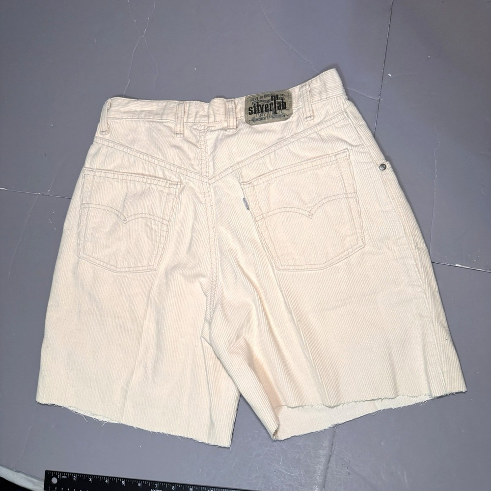 Levis SilverTab Loose Fit Pleated Corduroy Shorts 30 Off White Cotton Vtg USA